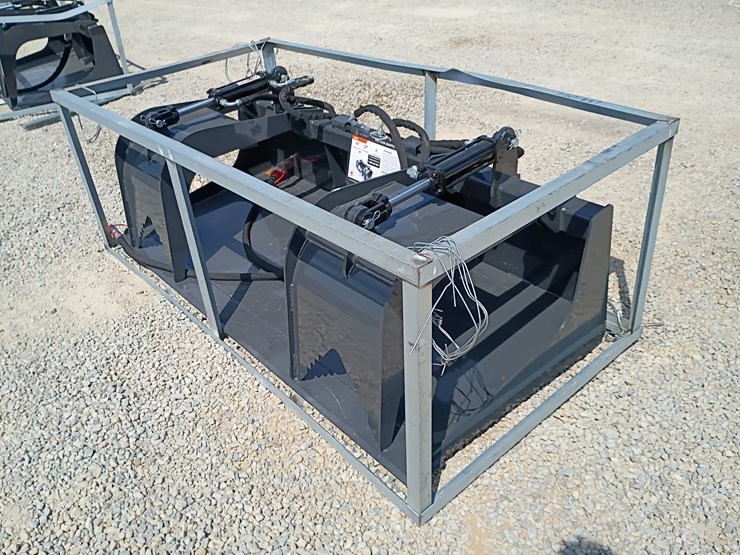 #l39-022-•-wolverine-grapple-bucket-skid-steer-attachment-image-2