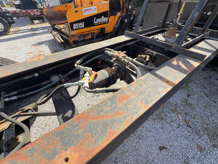 caterpillar-559c-image-15
