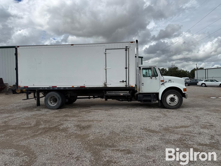 international-4700-image-4