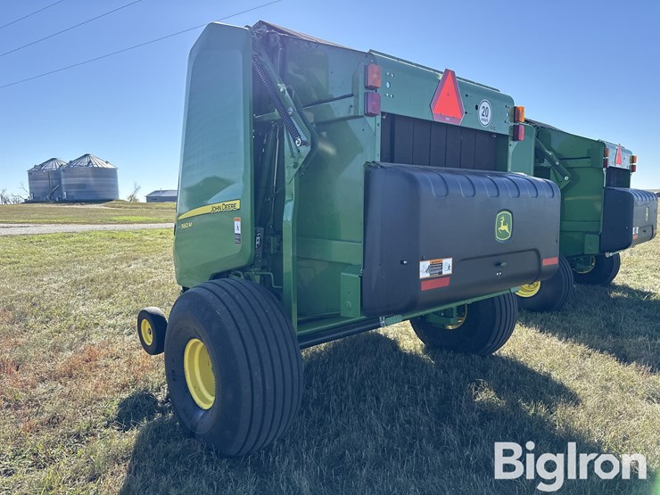2022-john-deere-560m-image-7