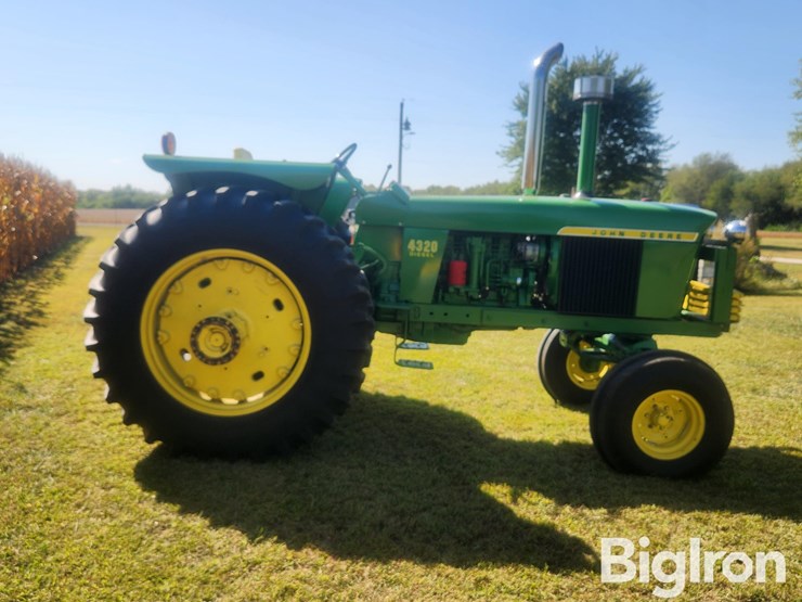 1973-john-deere-4320-image-4