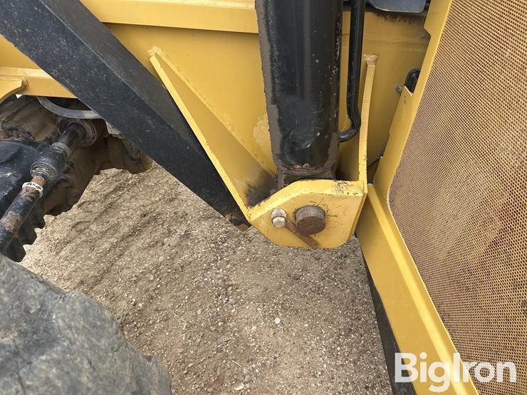 2014-caterpillar-tl1055c-image-17