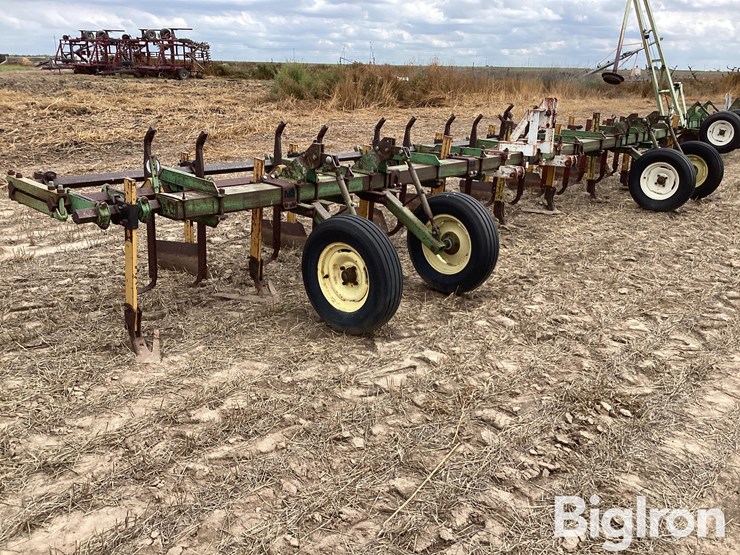 john-deere-28-image-3