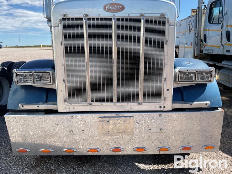 2000-peterbilt-379-image-9