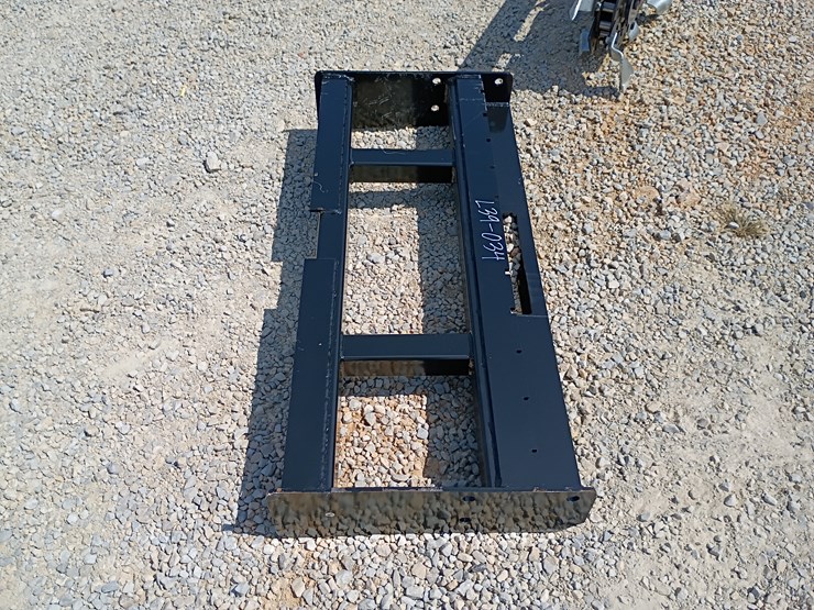 #l39-034-•-wolverine-pallet-fork-frame-skid-steer-attachment-image-2