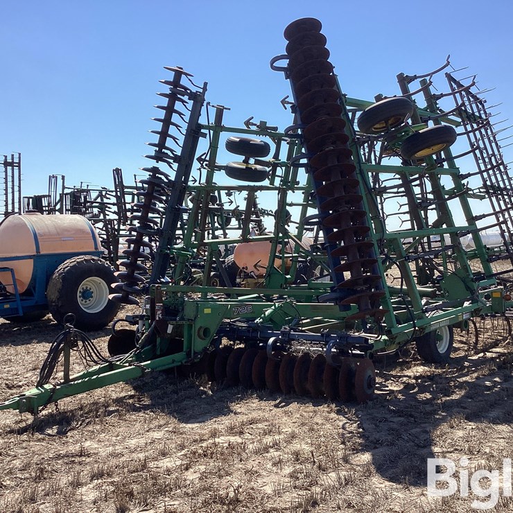JOHN DEERE 726