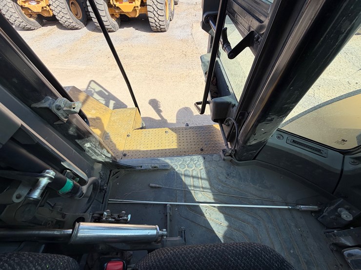 caterpillar-966m-image-55