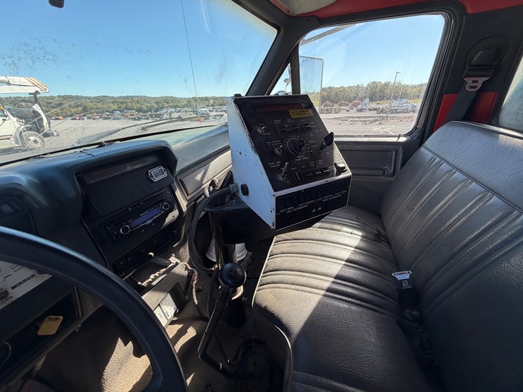 ford-f700-image-24