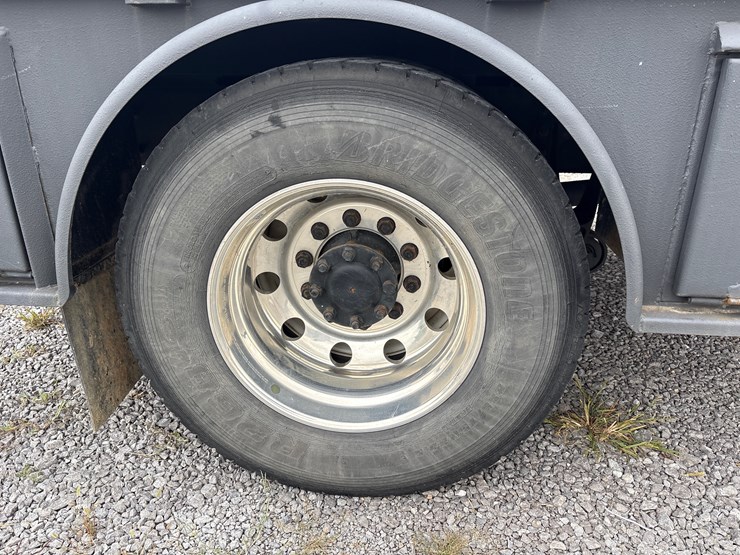 2009-international-durastar-4300-image-10