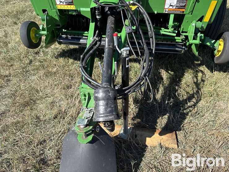 2022-john-deere-560m-image-10