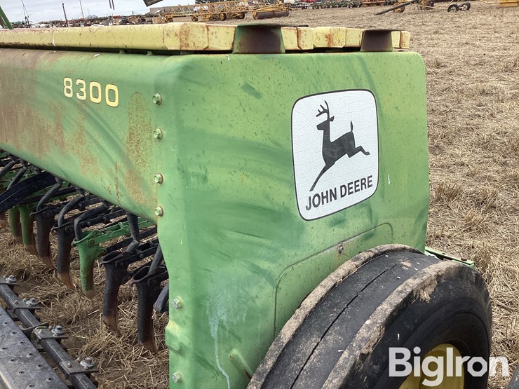 john-deere-8300-image-19