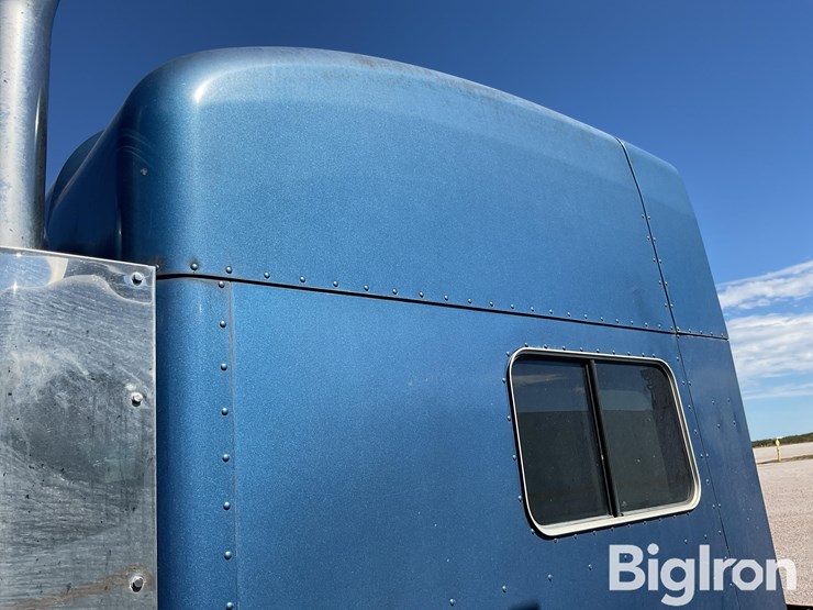 2000-peterbilt-379-image-17