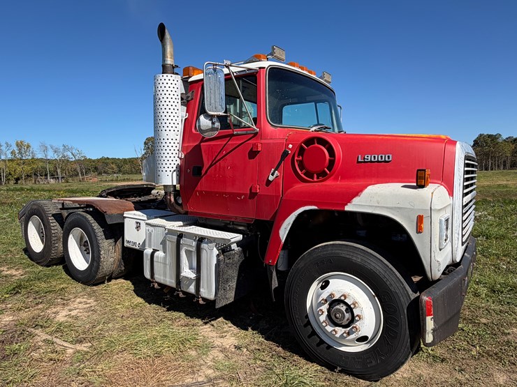 ford-l9000-image-3