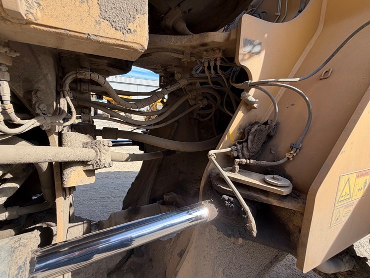 caterpillar-966m-image-35