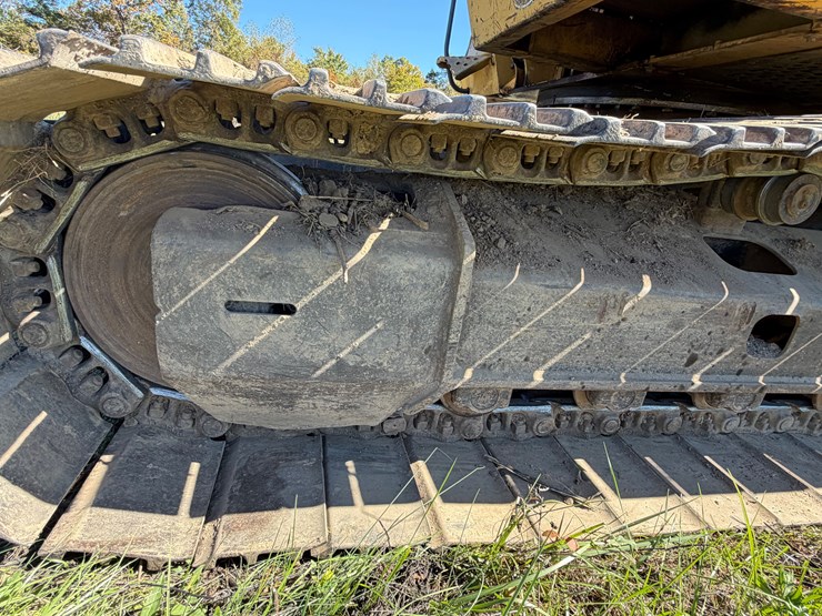 deere-200-lc-image-12