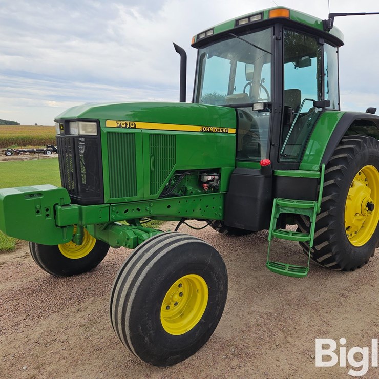 2001 JOHN DEERE 7610