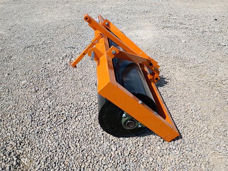 #l39-017-•-wolverine-3-point-roller-image-4