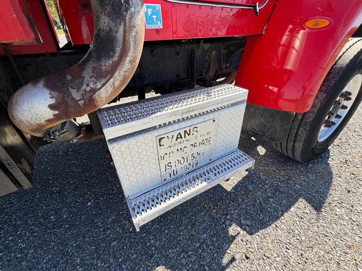 #29386-•-peterbilt-quad-axle-flatbed-truck-image-32