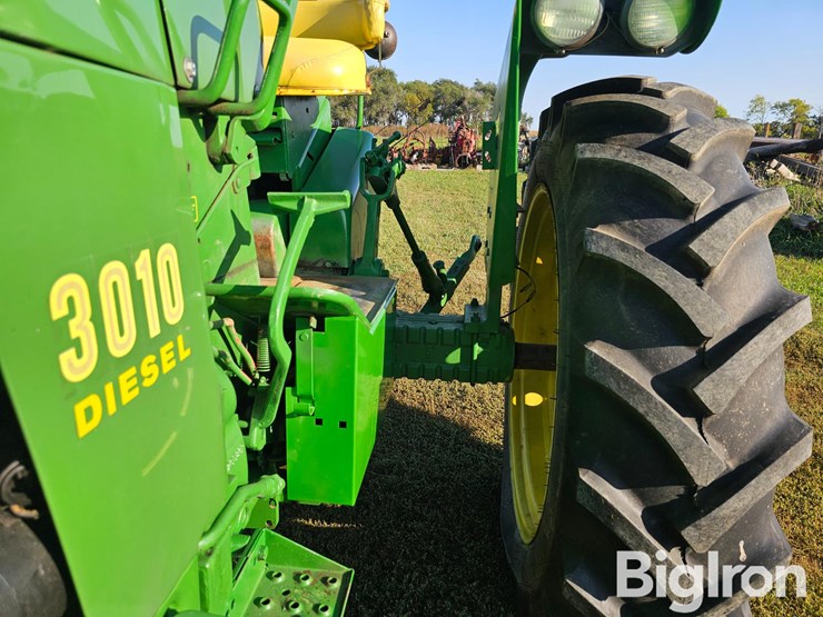 1961-john-deere-3010-image-13
