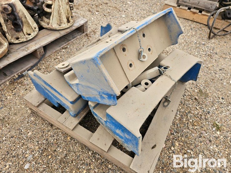 new-holland-30-image-1