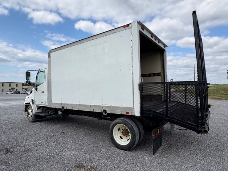 #29361-•-2009-hino-single-axle-box-truck-image-4