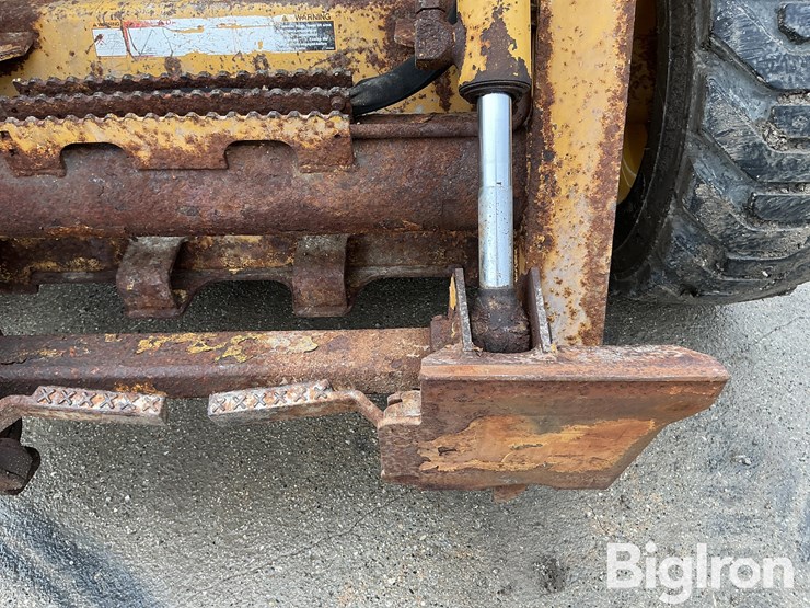 2009-john-deere-325-image-10
