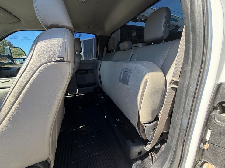 2017-ford-f450-xl-image-23