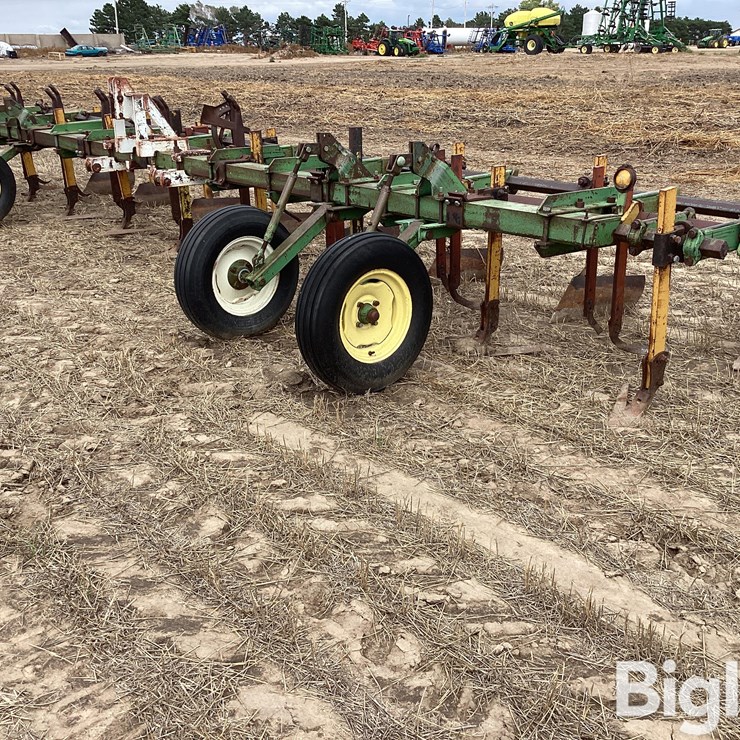 JOHN DEERE 28