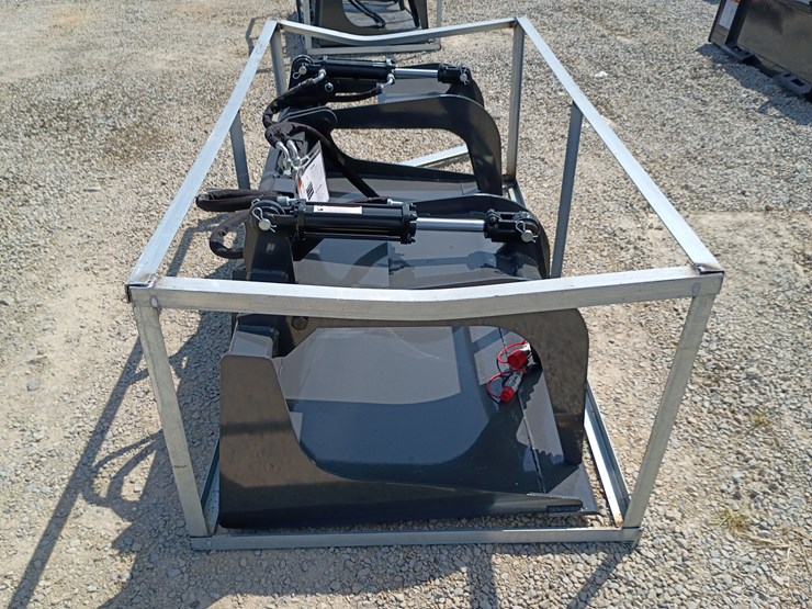 #l39-023-•-wolverine-grapple-bucket-skid-steer-attachment-image-7