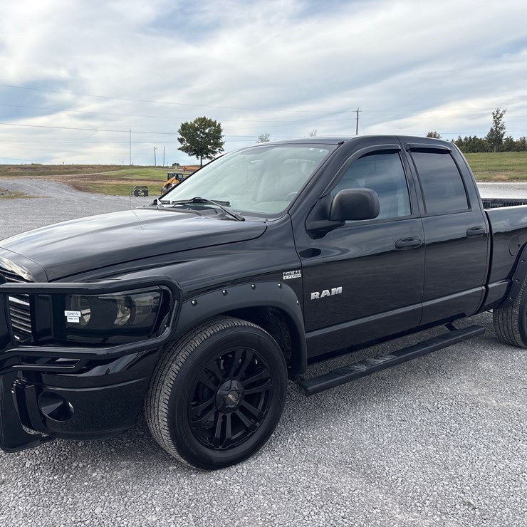 #29415 • RAM 1500 PICKUP TRUCK