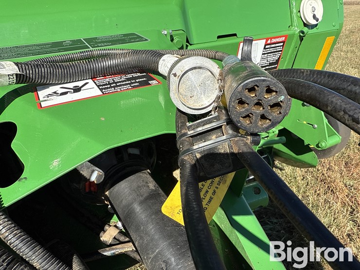 2022-john-deere-560m-image-20