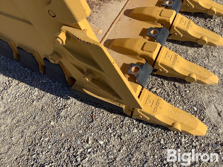 2024-caterpillar-336-image-14