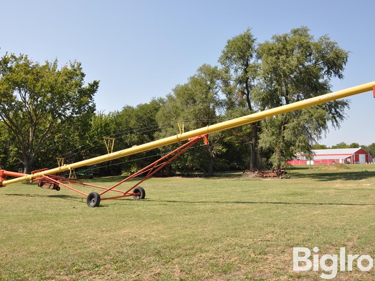 westfield-mk100-71-10"x71'-swing-away-auger-image-7
