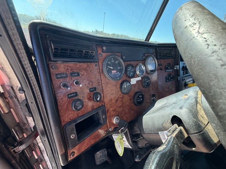 #29386-•-peterbilt-quad-axle-flatbed-truck-image-51