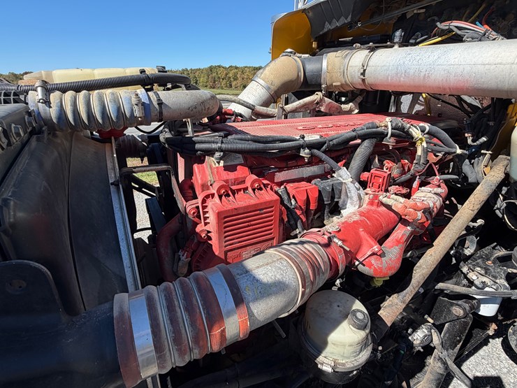 #29385-•-kenworth-tri-axle-truck-tractor-image-30
