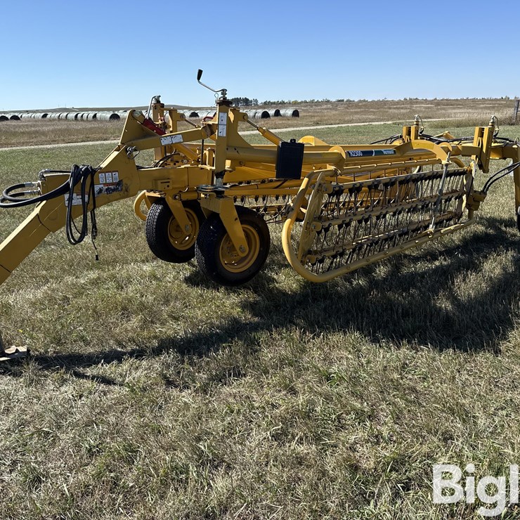 2016 VERMEER R2300