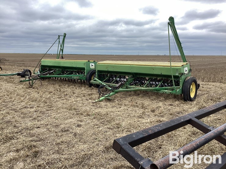 john-deere-8300-image-1