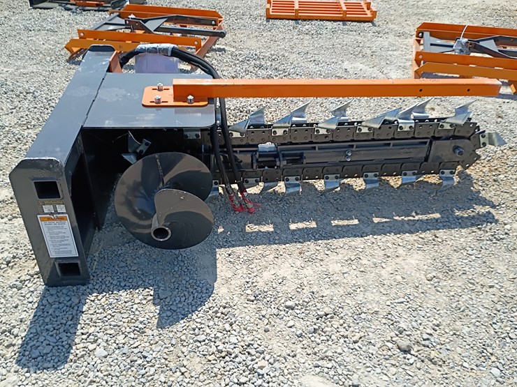 #l39-061-•-wolverine-trencher-skid-steer-attachment-image-1