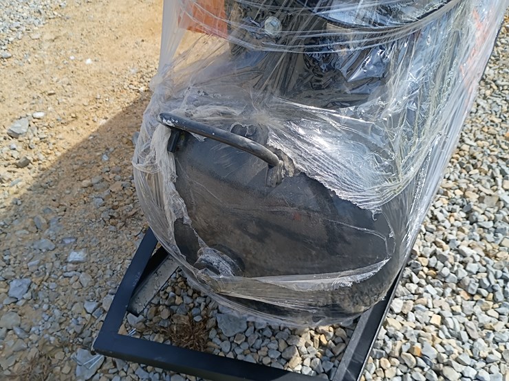 #l39-010-•-40-gallon-2-stage-truck-mounted-air-compressor-image-9