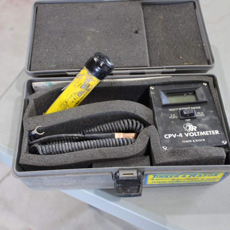 #1054 • Tinker & Rasor CPV-4 Voltmeter
