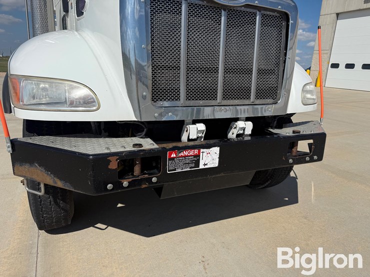 2016-peterbilt-337-image-10