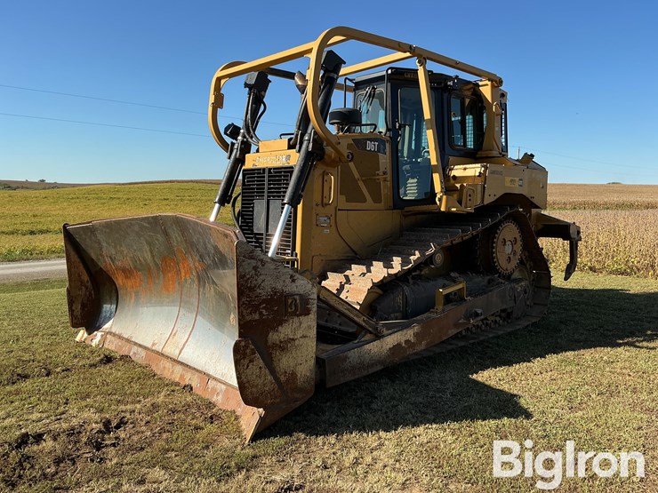 2013-caterpillar-d6t-xl-image-1