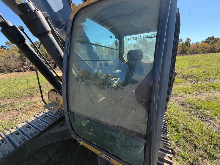 deere-200-lc-image-42