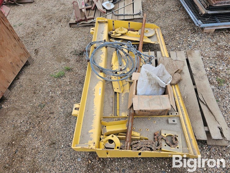 new-holland-tr75-image-8