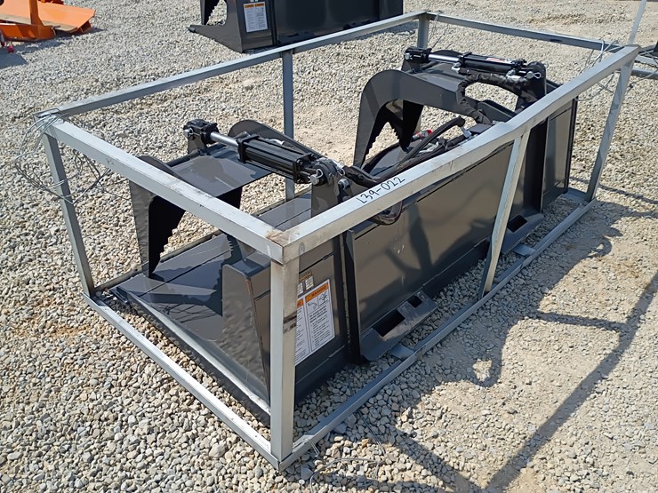 #l39-022-•-wolverine-grapple-bucket-skid-steer-attachment-image-4