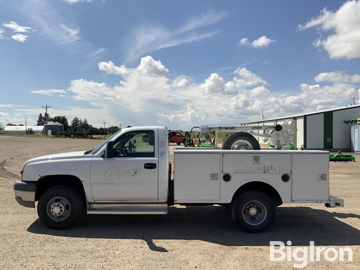 2004-chevrolet-silverado-3500-image-8