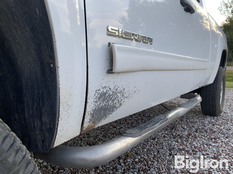 2010-gmc-sierra-1500-sle-image-15