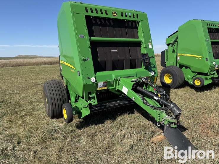 2022-john-deere-560m-image-3