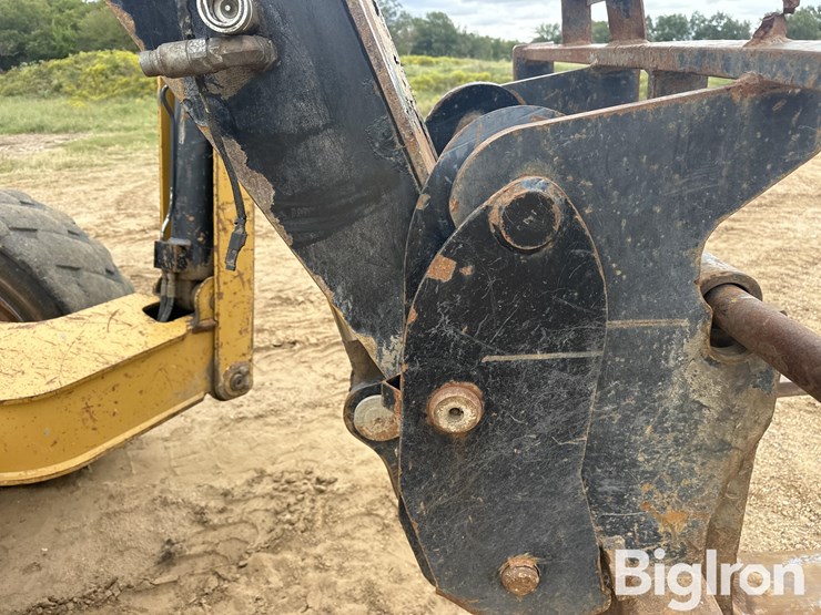 2014-caterpillar-tl1055c-image-12