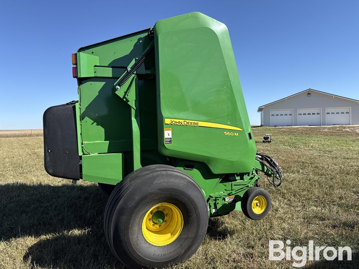 2022-john-deere-560m-image-4